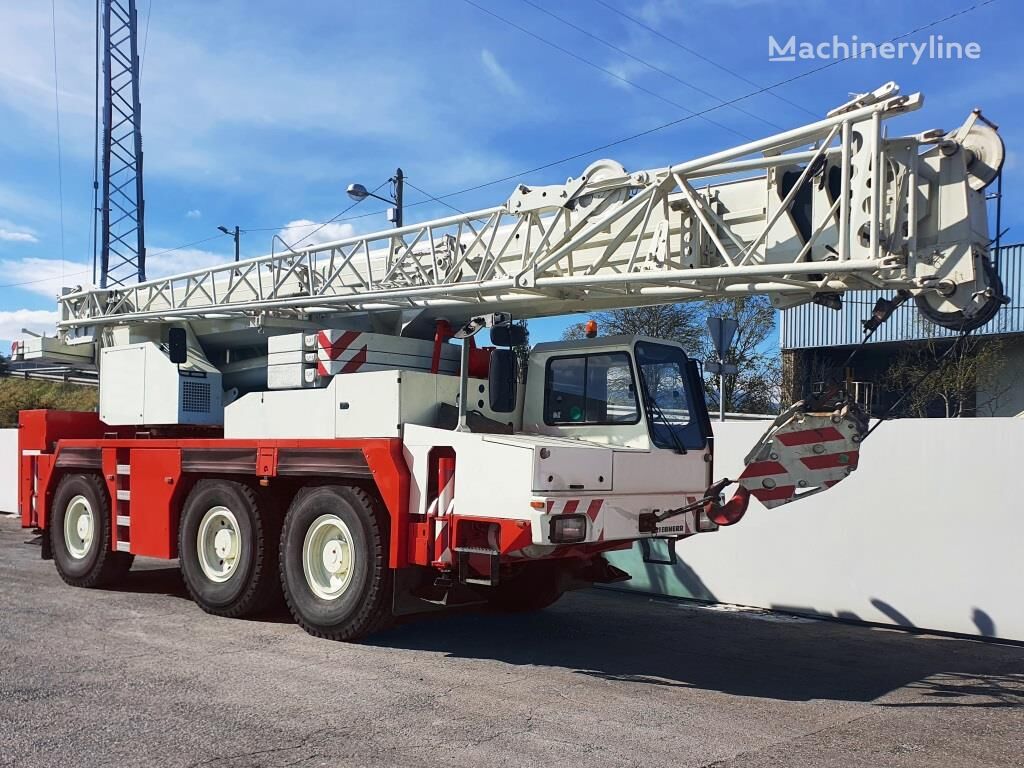 Liebherr LTM 1050/1 mobile crane
