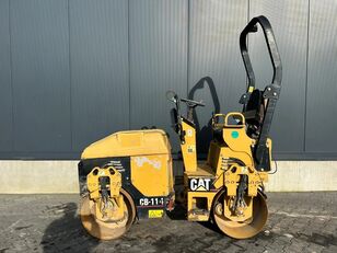 Caterpillar CB-114 low hours road roller