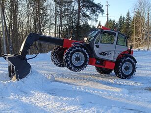 Manitou MT835 telescopic boom lift