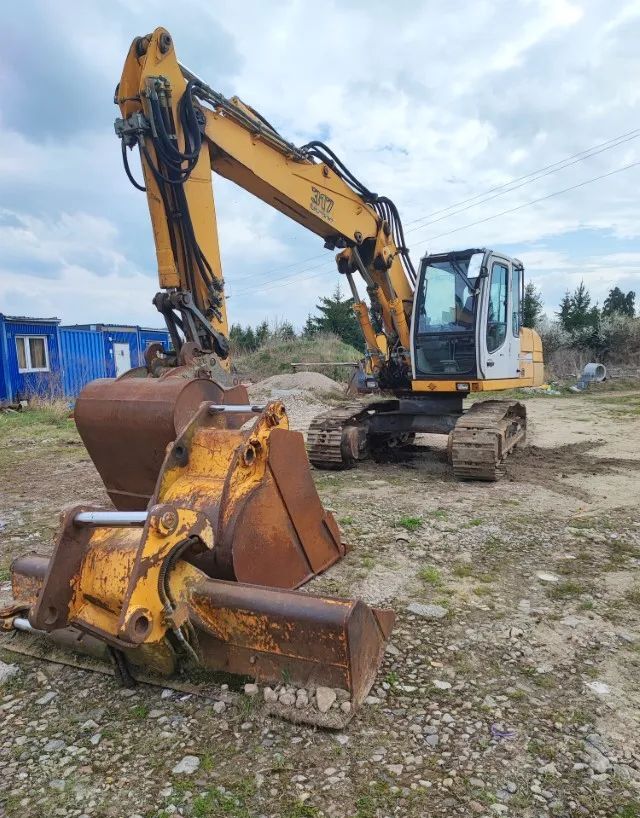 Liebherr R 317  tracked excavator