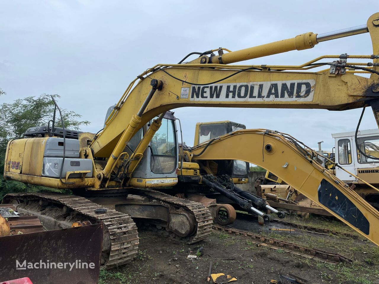 New Holland E 195 B tracked excavator for parts