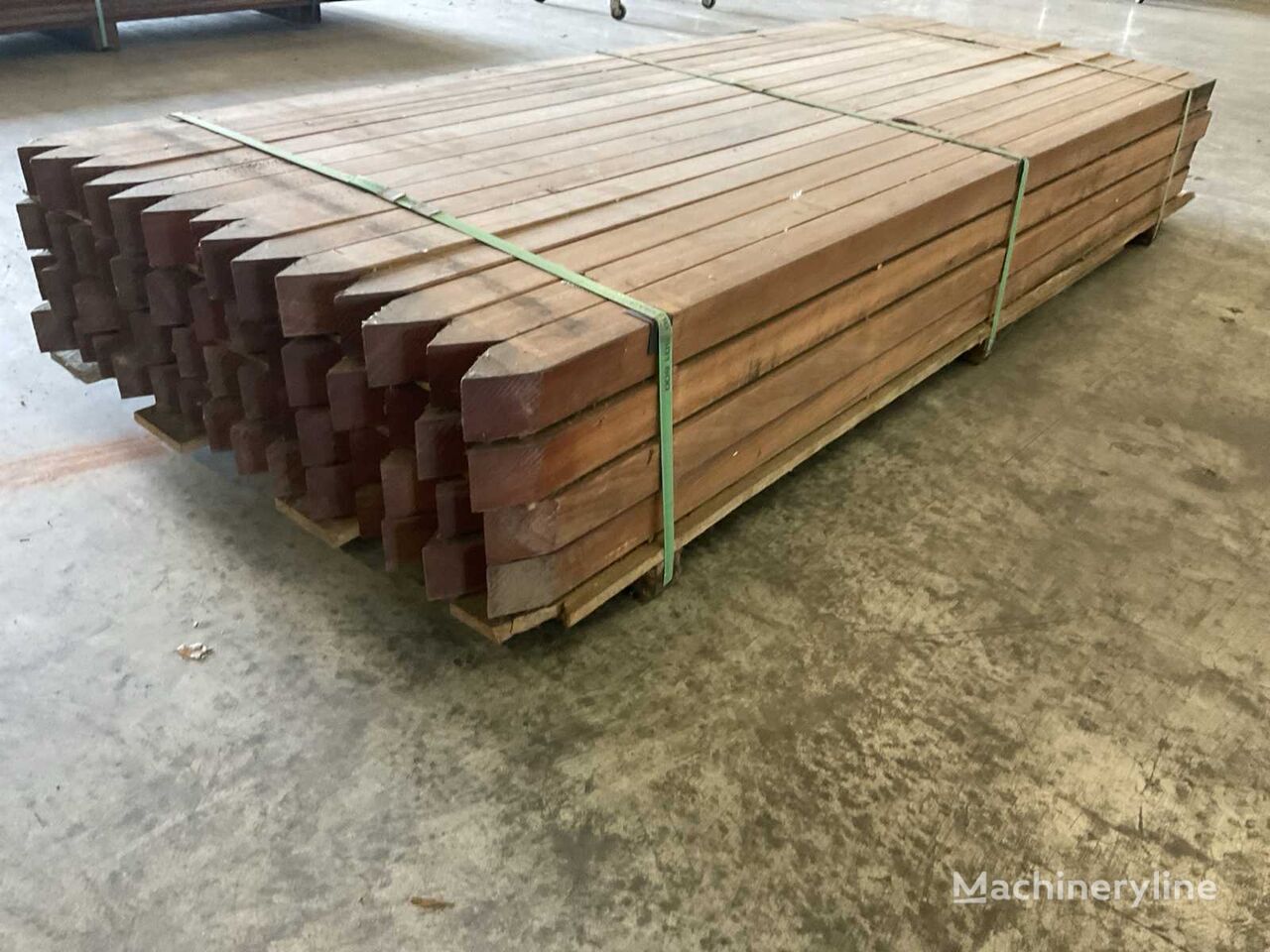 Angelim Vermelho gepunte palen geschaafd (56x) wooden plank